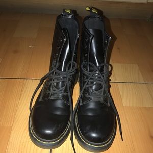 Doc Martens 8 hole boots